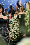KimKardashian__MetGala2025_358c5e86e377a8c3bb
