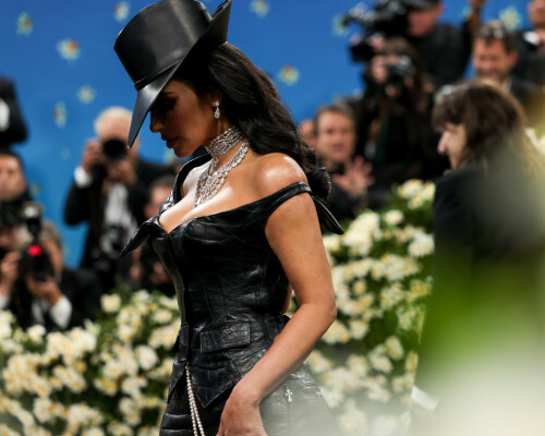KimKardashian__MetGala2025_3780dd859eb4dcc423.jpeg