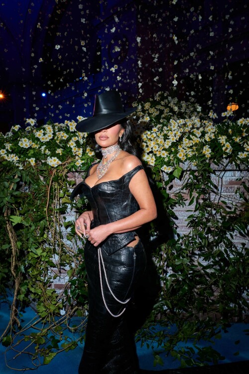 KimKardashian__MetGala2025_55ef699cdc683b61d.jpeg