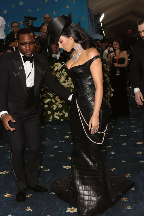 KimKardashian__MetGala2025_63e3441d79d7c3d77e.jpeg