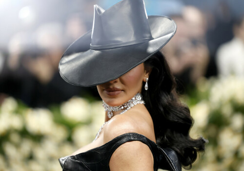 KimKardashian__MetGala2025_75ae760e9b99a21c03.jpeg