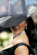 KimKardashian__MetGala2025_75ae760e9b99a21c03