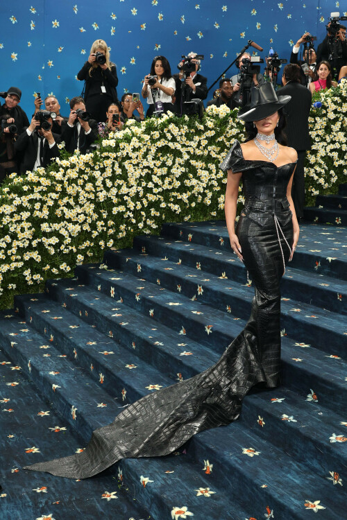 KimKardashian__MetGala2025_86cfac79dfcaca983a.jpeg