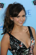Nina_Dobrev_2013TeenChoiceAwards22cbf5f1392a0f363e