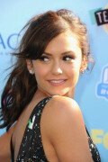 Nina_Dobrev_2013TeenChoiceAwards37efbadbb09dd2ddeb