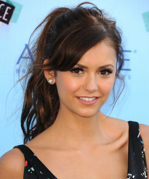 Nina_Dobrev_2013TeenChoiceAwards43a73b0d4809f1ff4f.jpeg