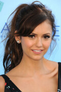 Nina_Dobrev_2013TeenChoiceAwards43a73b0d4809f1ff4f