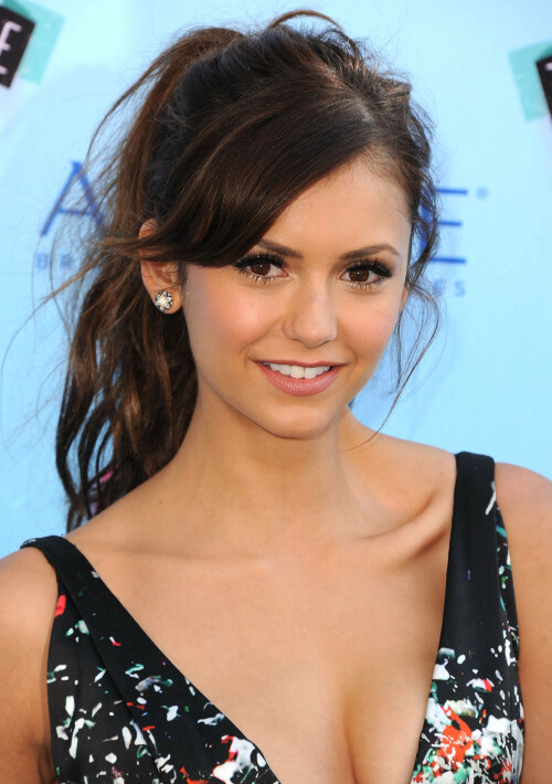 Nina_Dobrev_2013TeenChoiceAwards46c452cb071fc42c15.jpeg