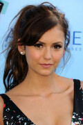 Nina_Dobrev_2013TeenChoiceAwards504f9fda171477e980