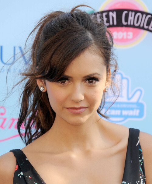 Nina_Dobrev_2013TeenChoiceAwards90528103b88d1a5254.jpeg