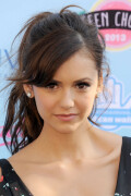 Nina_Dobrev_2013TeenChoiceAwards90528103b88d1a5254