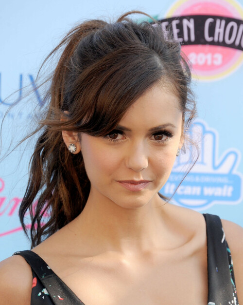 Nina_Dobrev_2013TeenChoiceAwards98d7ec9cc6dff08e76.jpeg