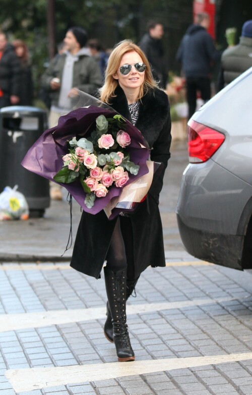 GeriHalliwell_February142013_Roses_00b973f219a9fca420.jpeg
