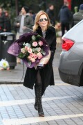 GeriHalliwell_February142013_Roses_00b973f219a9fca420