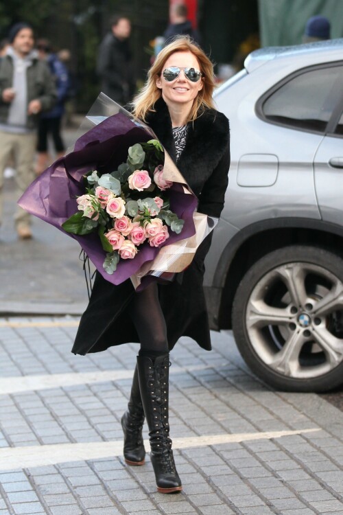 GeriHalliwell_February142013_Roses_019773d7879f8518fa.jpeg