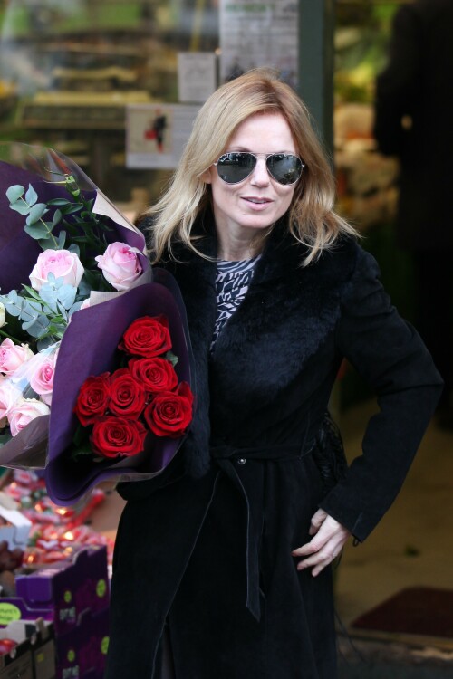 GeriHalliwell_February142013_Roses_07205cc25c87f95d6c.jpeg