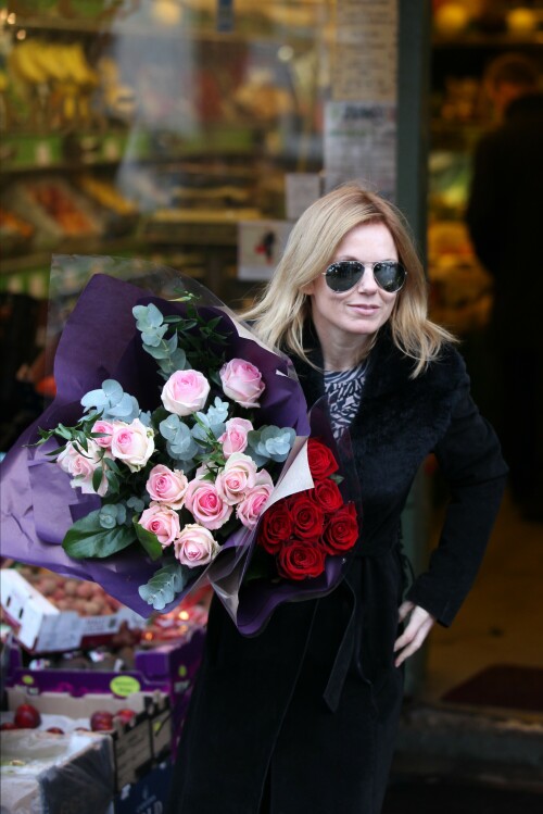 GeriHalliwell_February142013_Roses_19cb80458fc34c5b84.jpeg