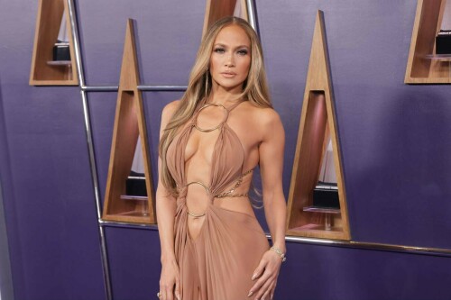 JenniferLopez_2025AMAs_3068c3d37145bfde9c.jpeg