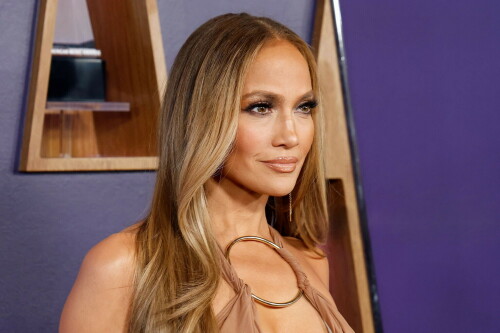 JenniferLopez_2025AMAs_88585bee5c53ae5ed