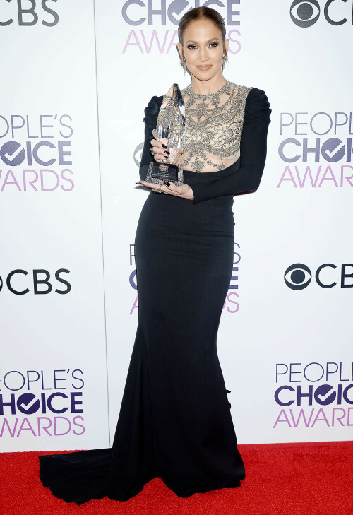 Jennifer_Lopez_2017_PeoplesChoiceAwards_094fb9a06f4a2477559