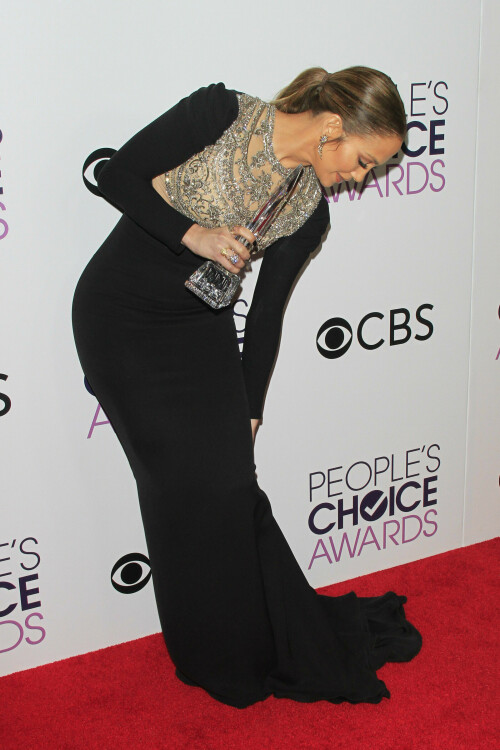 Jennifer_Lopez_2017_PeoplesChoiceAwards_186cf804aa71e75b44a