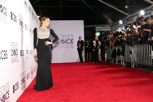 Jennifer_Lopez_2017_PeoplesChoiceAwards_24637ffafc8ecf0208a