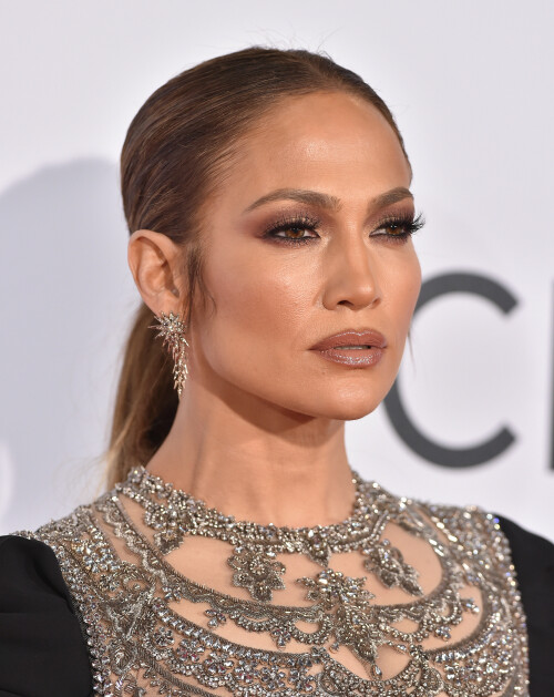 Jennifer_Lopez_2017_PeoplesChoiceAwards_267c7d45f943edd87c8