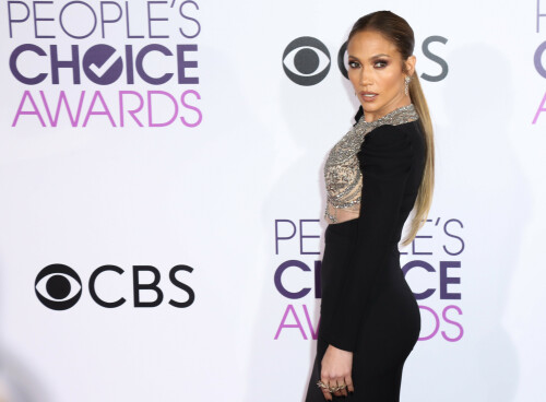 Jennifer_Lopez_2017_PeoplesChoiceAwards_2738251d22f45da2356