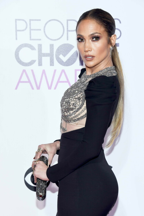 Jennifer_Lopez_2017_PeoplesChoiceAwards_3040cf35a7ef64294cd