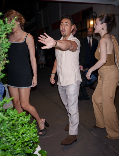 TaylorSwift_SelenaGomez_Dinner_May312025_70c2e11deae302539d.jpeg