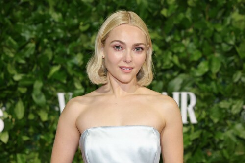 AnnaSophiaRobb_2025_GothamTVAwards_081ed41a938ed0a6b4.jpeg