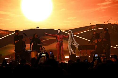 DuaLipa_Amsterdam_June32025_14bc8c62c97a03bf06.jpeg