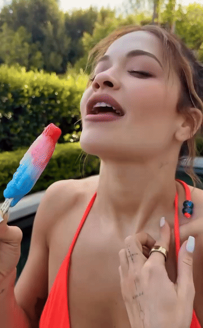 RitaOra_Bikini_Gifs_June2025_0112a219c1bedbbcb17.gif