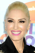GwenStefani_2017KCA_BlackOutfit_HQPicsSpace_10562de4a0f8dff963f