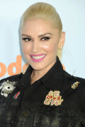 GwenStefani_2017KCA_BlackOutfit_HQPicsSpace_108f41673948b921ad0
