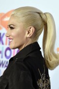 GwenStefani_2017KCA_BlackOutfit_HQPicsSpace_11d0be2bc0ffb08881