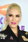 GwenStefani_2017KCA_BlackOutfit_HQPicsSpace_13119aa58968061dda6