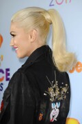 GwenStefani_2017KCA_BlackOutfit_HQPicsSpace_133033424c7293f06b1