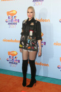 GwenStefani_2017KCA_BlackOutfit_HQPicsSpace_141db9340ec64430d2e
