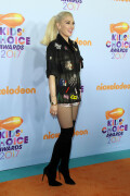 GwenStefani_2017KCA_BlackOutfit_HQPicsSpace_152699d3755202c844a