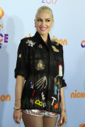 GwenStefani_2017KCA_BlackOutfit_HQPicsSpace_183c4abb5df026a8db6