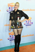 GwenStefani_2017KCA_BlackOutfit_HQPicsSpace_215571fa52bd1abc0d0