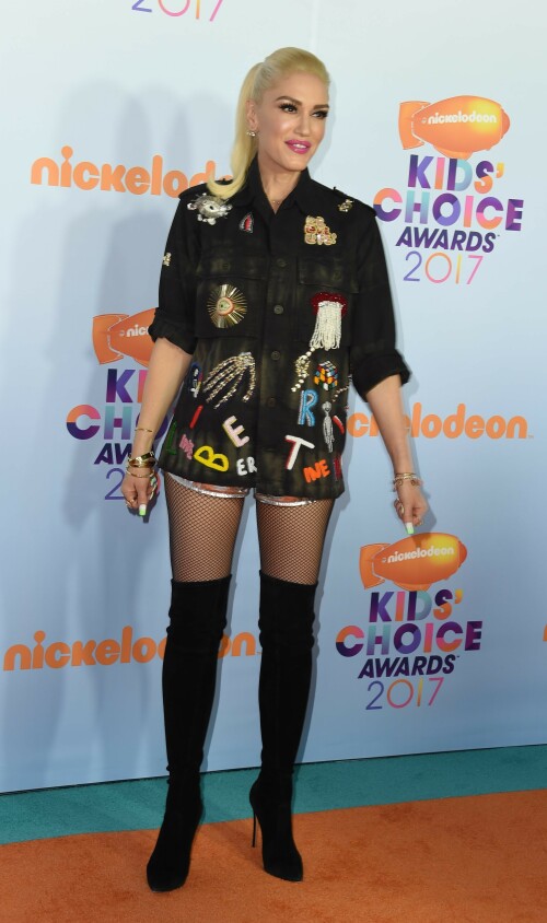 GwenStefani_2017KCA_BlackOutfit_HQPicsSpace_2279abd4968ddd90314.jpeg