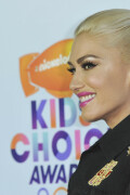 GwenStefani_2017KCA_BlackOutfit_HQPicsSpace_239ed82be60e6e55c4f