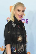 GwenStefani_2017KCA_BlackOutfit_HQPicsSpace_25e9d21e6e48ec783f