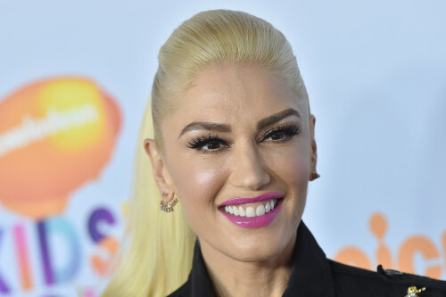 GwenStefani_2017KCA_BlackOutfit_HQPicsSpace_2638634bb3da046aa12.jpeg