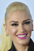 GwenStefani_2017KCA_BlackOutfit_HQPicsSpace_2638634bb3da046aa12
