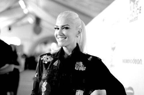 GwenStefani_2017KCA_BlackOutfit_HQPicsSpace_267d10880abae630da.jpeg