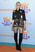 GwenStefani_2017KCA_BlackOutfit_HQPicsSpace_280fc3fd5015a6b8e13