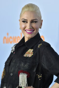 GwenStefani_2017KCA_BlackOutfit_HQPicsSpace_2857f9fcd154f026a42